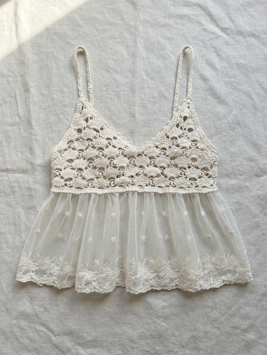 Love Tree Tops - Boho Chic Crochet Knit & Embroidered Star Mesh Babydoll Cami Top Cream/Ivory SM